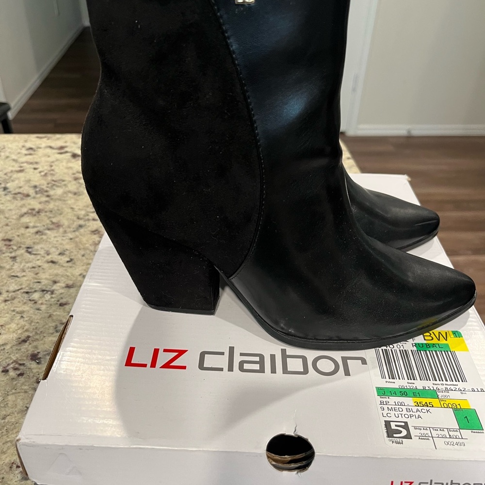 Liz Claiborne Womens Booties Size
9 - Picture 2 of 7